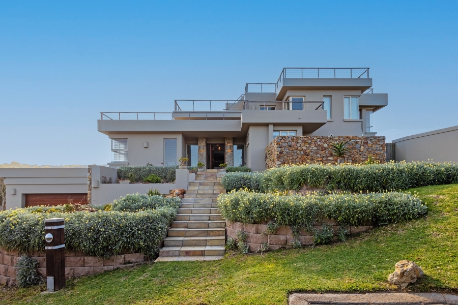 4 Bedroom Property for Sale in Whale Rock Beach Western Cape